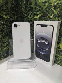 Apple iPhone 16e Kártyafüggetlen 512 GB, 12 hó garancia