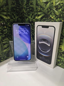 Apple iPhone 16e Kártyafüggetlen 512 GB, 12 hó garancia